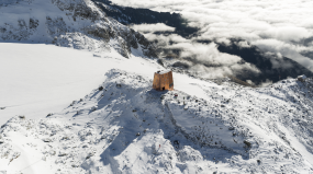 A new mountain hut by Stifter + Bachmann